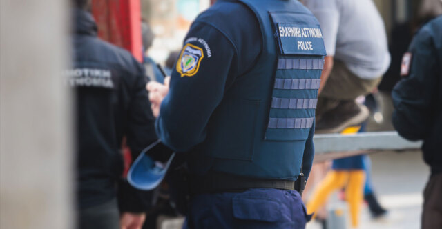 Παρίσταναν τους αστυνομικούς που κυνηγούσαν απατεώνες και άρπαξαν από γυναίκα στις Σέρρες χρήματα και κοσμήματα αξίας 10.000 ευρώ