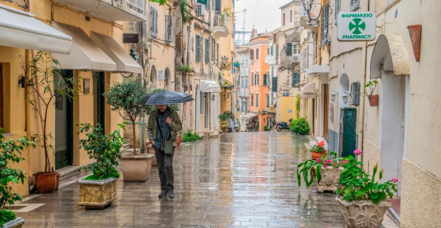 Πώς θα είναι ο καιρός το επόμενο τετραήμερο - Βροχές στα δυτικά της χώρας, ήπιες θερμοκρασίες