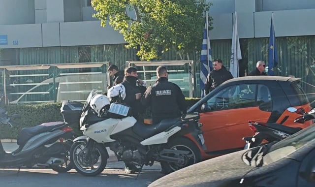 Νεκρή η γυναίκα που έπεσε από τον έκτο όροφο ξενοδοχείου στην Μιχαλακοπούλου