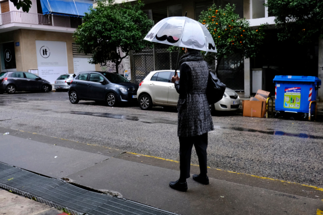 Καιρός: Βροχές, χιονόνερο και μεμονωμένες καταιγίδες την Κυριακή – Δείτε πού θα χιονίσει