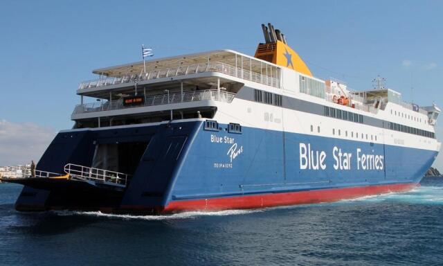 Απαγορεύτηκε ο απόπλους του Blue Star Paros λόγω απώλειας της αριστερής του άγκυρας