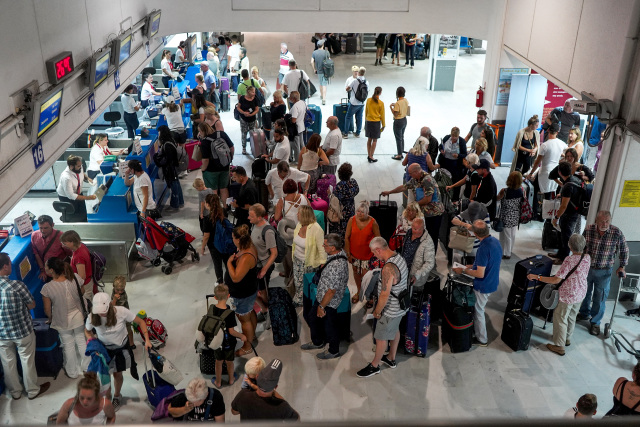 Τουρισμός: Στα 29,2 εκατομμύρια οι αεροπορικές αφίξεις στη χώρα το 2024