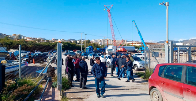 Λαύριο: Διαμαρτυρία για 18 νταλίκες που μεταφέρουν ΤΝΤ για το εργοστάσιο της ΕΑΣ