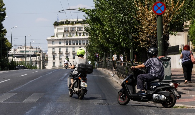 Μετά τα ταξί με επιβάτες, εξαίρεση στις λεωφορειολωρίδες και για τις μοτοσικλέτες