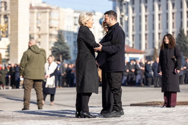 Η Φον ντερ Λάιεν ανακοίνωσε νέα εκταμίευση βοήθειας ύψους 3,5 δισ. ευρώ προς το Κίεβο