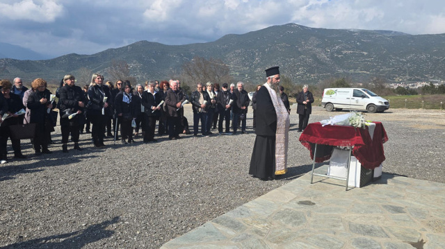 Τρισάγιο για τα θύματα των Τεμπών στο σημείο της τραγωδίας - Δείτε βίντεο, φωτογραφίες