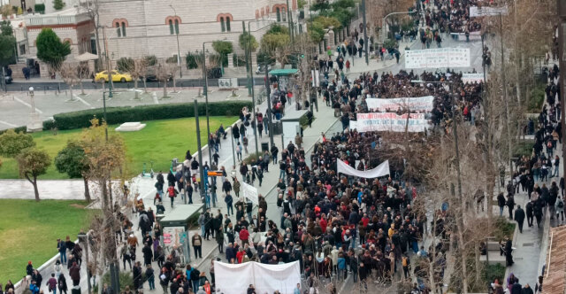 Τέμπη: Λεπτό προς λεπτό οι συγκεντρώσεις σε όλη την Ελλάδα - Κλειστό το κέντρο της Αθήνας