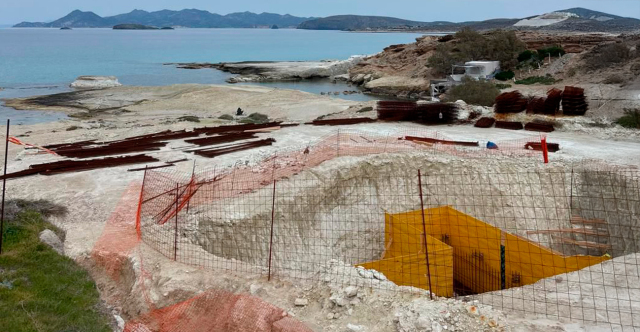 Σαρακήνικο: Οι εργασίες για το ξενοδοχείο σταμάτησαν, αλλά η ζημιά παραμένει - Πώς θα διορθωθεί;