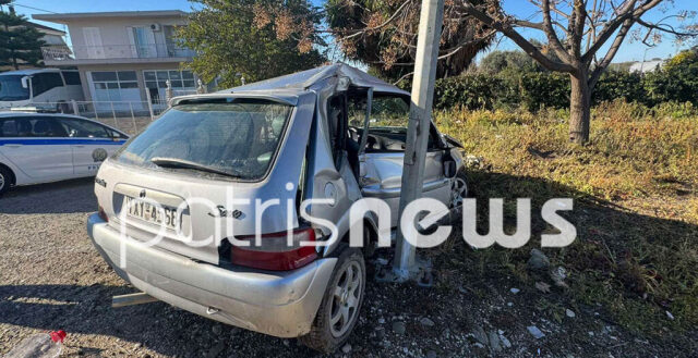 Τροχαίο με έναν σοβαρά τραυματία στην Πύργου - Πατρών: Το αυτοκίνητο καρφώθηκε σε σιδερένια κολόνα ηλεκτροφωτισμού