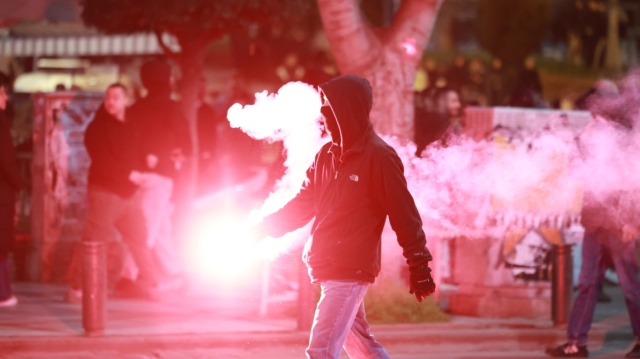 Περισσότερες από 50 προσαγωγές για τα επεισόδια στη Θεσσαλονίκη μετά το συλλαλητήριο για τα Τέμπη - Δείτε βίντεο