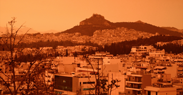 Καιρός: Ζέστη, αφρικανική σκόνη και ομίχλες θαλάσσης τις επόμενες ημέρες, σύμφωνα με τον Μαρουσάκη