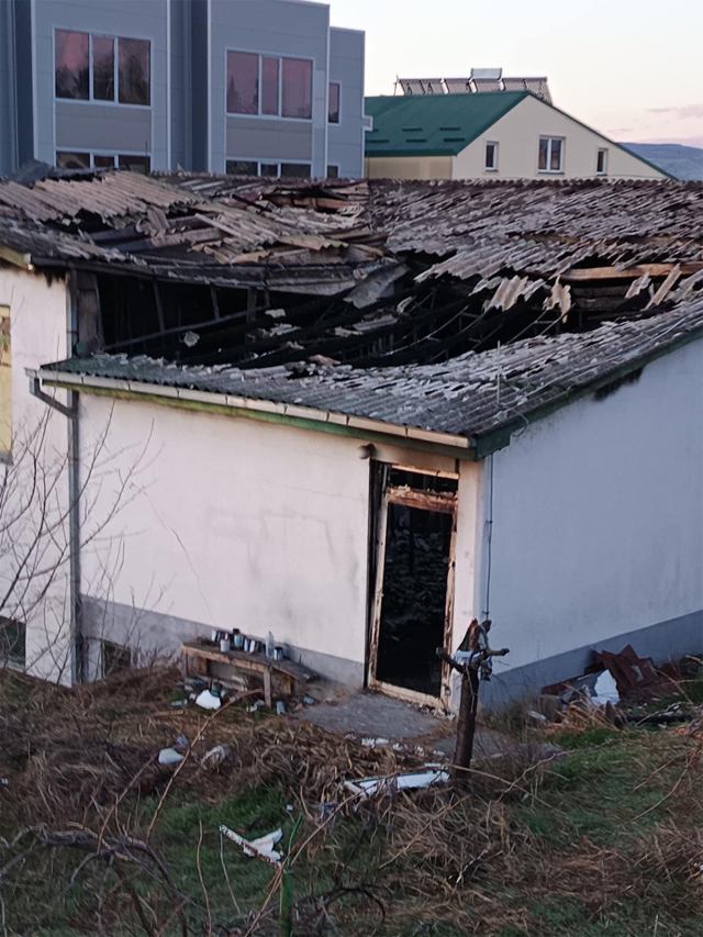 Η αυτοσχέδια ντίσκο που έγινε παγίδα θανάτου για 59 ανθρώπους στη Βόρεια Μακεδονία: Είχε μια είσοδο, μια κλειδωμένη πίσω πόρτα και σκεπή από