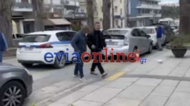 Στον Εισαγγελέα 60χρονος επιδειξίας - Έδειχνε τα γεννητικά του όργανα σε προαύλιο δημοτικού σχολείου στην Εύβοια