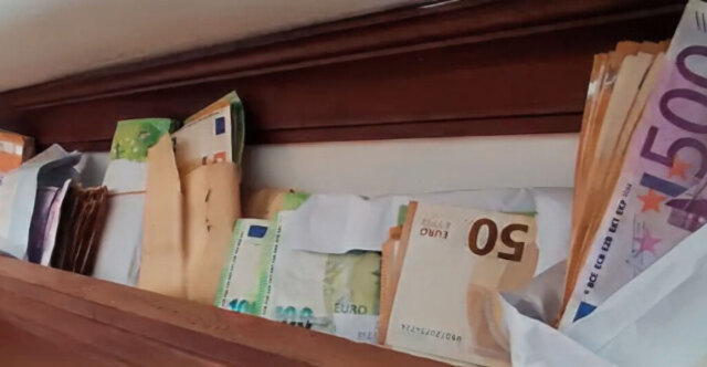 Ρόδος: Βρήκαν σχεδόν €500.000 στο σπίτι της προϊσταμένης της Πολεοδομίας - Ο τιμοκατάλογος του κυκλώματος