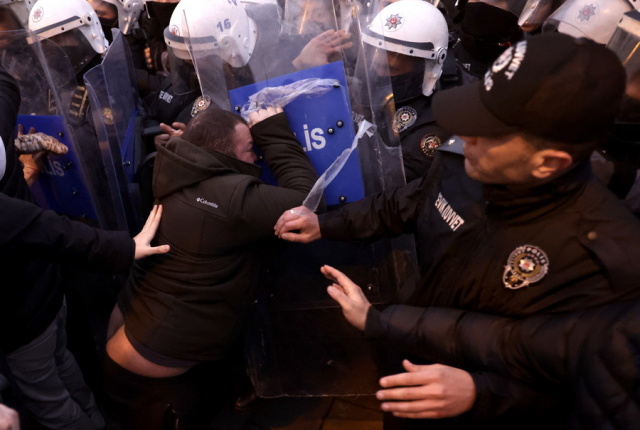 Νέες διαδηλώσεις υπέρ του Ιμάμογλου οργανώνονται σήμερα στις πόλεις της Τουρκίας