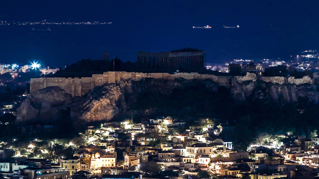 ΣΥΣΚΟΤΙΣΗ ΣΤΗΝ ΑΚΡΟΠΟΛΗ ΓΙΑ ΚΑΛΟ ΣΚΟΠΟ, ΕΣΒΗΣΑΝ ΤΑ ΦΩΤΑ ΓΙΑ ΤΗΝ ΩΡΑ ΤΗΣ ΓΗΣ - ΔΕΙΤΕ ΒΙΝΤΕΟ ΚΑΙ ΦΩΤΟΓΡΑΦΙΕΣ