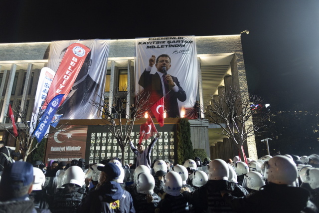 Κομισιόν, Γαλλία και Βρετανία καταδικάζουν τις συλλήψεις δημοσιογράφων στην Τουρκία