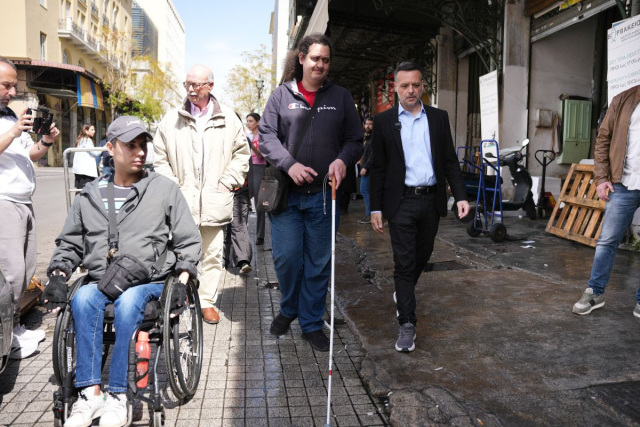 Δήμος Αθηναίων: «Περίπατος» προσβασιμότητας στο εμπορικό τρίγωνο - Τα έργα που προγραμματίζονται