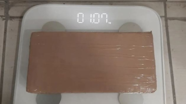 Συνελήφθησαν δύο αλλοδαποί στη Νίκαια - Βρέθηκε στο αυτοκίνητό τους ποσότητα κοκαΐνης που ξεπερνούσε το ένα κιλό