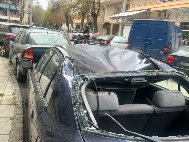 Θεσσαλονίκη: Γυναίκα έπεσε από μπαλκόνι και κατέληξε σε αυτοκίνητο