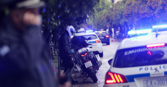 Άγρια επίθεση από ομάδα 10 ατόμων σε ανήλικους στην Κηφισιά - Με τραύματα στο κεφάλι στο νοσοκομείο ένας 17χρονος