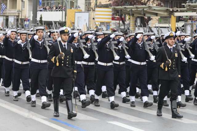 Ολοκληρώθηκε η ΕΔΕ για τα συνθήματα στην παρέλαση: Ποινές για όλους τους εμπλεκόμενους