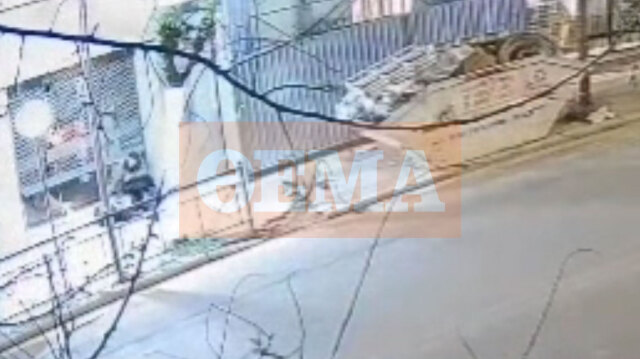 Μεταξουργείο: Η στιγμή που καταρρέει ο άνδρας που έχασε τη ζωή του από μαχαιριά - Δείτε βίντεο