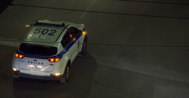 Εξάρχεια: Άντρας προσπάθησε να βιάσει 22χρονη στη Σόλωνος – Τον ακινητοποίησαν περαστικοί