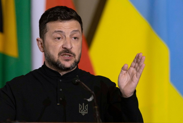 Ζελένσκι: Η Ρωσία «ετοιμάζει κάτι» στη Λευκορωσία