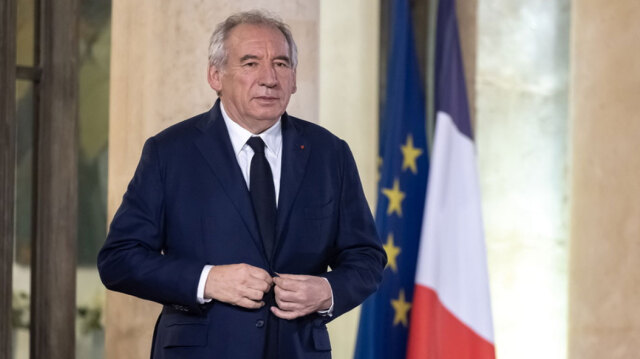 ΠΟΛΙΤΙΚΕΣ ΖΥΜΩΣΕΙΣ ΣΤΗ ΓΑΛΛΙΑ ΓΙΑ ΤΗΝ ΑΠΛΗ ΑΝΑΛΟΓΙΚΗ - Ο ΜΠΑΙΡΟΥ ΑΝΟΙΓΕΙ ΣΥΖΗΤΗΣΗ ΓΙΑ ΤΗΝ ΑΛΛΑΓΗ ΤΟΥ ΕΚΛΟΓΙΚΟΥ ΝΟΜΟΥ