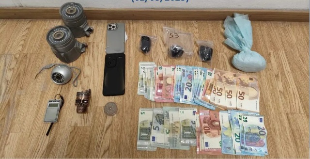Αττική: Τέσσερις συλλήψεις για διακίνηση ηρωίνης - Με ιστορικό για απόπειρα ανθρωποκτονίας οι συλληφθέντες