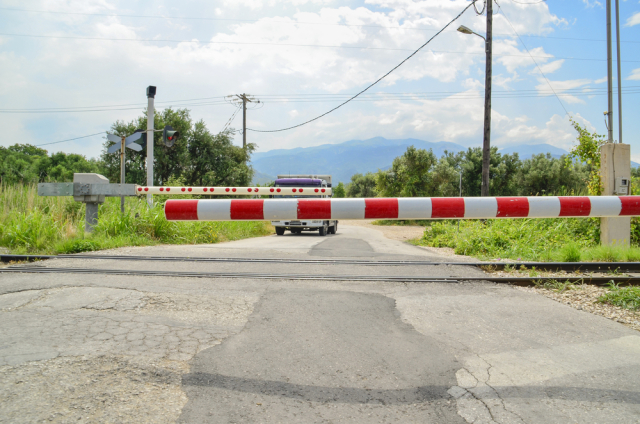 ΟΣΕ: Απολύθηκε φύλακας ισόπεδης διάβασης - Δεν κατέβασε έγκαιρα τις μπάρες