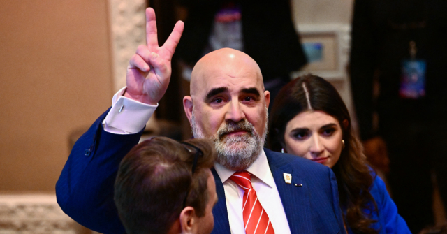 Politico: Ο «μαέστρος» της επικοινωνίας του Τραμπ συνεργάζεται με τον Μπερίσα εναντίον του Έντι Ράμα στις εκλογές της Αλβανίας