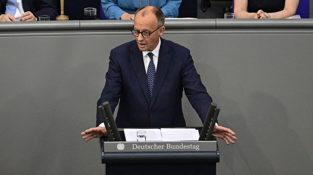 Μερτς: Θα φτιάξουμε τον ισχυρότερο στρατό στην Ευρώπη - Εθελοντική συνέχιση της εργασίας μετά τα 67 και αφορολόγητες υπερωρίες