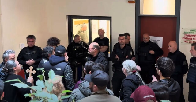 Θεσσαλονίκη: Μέλη εκκλησιαστικών οργανώσεων διέκοψαν εκδήλωση με τον Κατσαδιώτη - Βίντεο