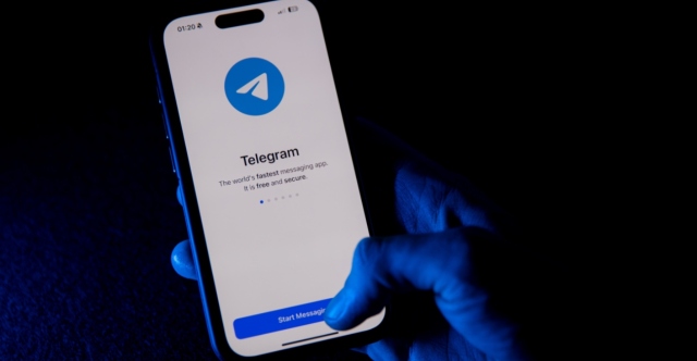 Η Ρωσία επιβάλλει περιορισμούς σε Telegram και WhatsApp