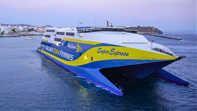 Απαγορεύτηκε ο απόπλους του Super Express από το λιμάνι της Πάρου λόγω μηχανικής βλάβης