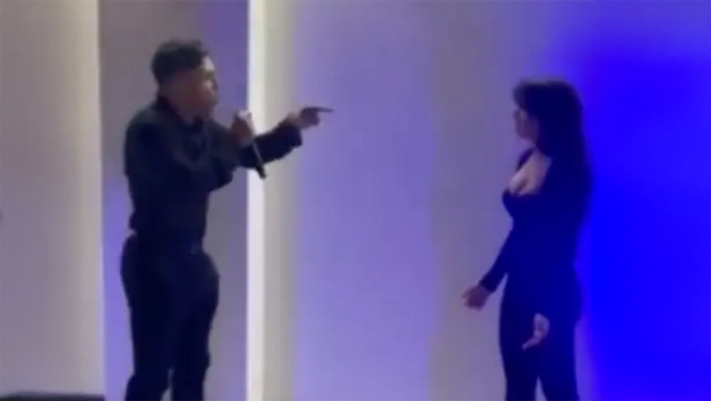 Viral βίντεο: Άντρας ξεμπρόστιασε τη σύζυγό του στο πάρτι γενεθλίων του επειδή τον απατούσε - «Τα ξέρω όλα, μην κάνεις την ανήξερη»