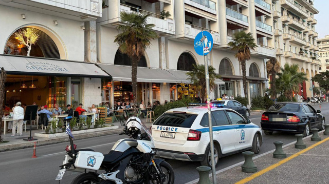 Θεσσαλονίκη: Άνδρας απειλούσε να πέσει από τον πέμπτο όροφο διαμερίσματος στην Λεωφόρο Νίκης