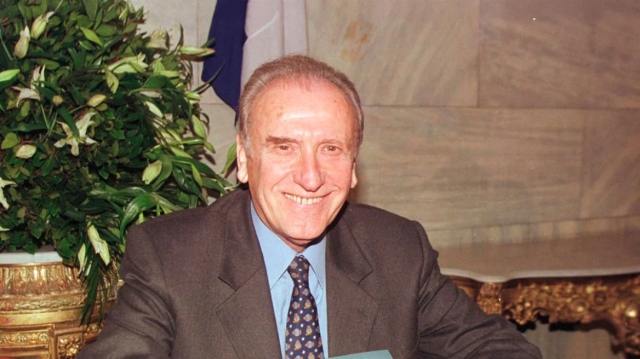 Χρήστος Ροκόφυλλος: Αυτήν την ώρα η κηδεία του πρώην υπουργού του ΠΑΣΟΚ
