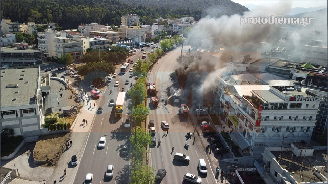 Φωτιά σε πούλμαν στη λεωφόρο Αθηνών – Αποκαταστάθηκε η κυκλοφορία στο σημείο, δείτε βίντεο