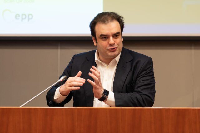Η ΕΛΛΑΔΑ ΕΤΟΙΜΗ ΝΑ ΑΞΙΟΠΟΙΗΣΕΙ ΤΗΝ ΤΕΧΝΗΤΗ ΝΟΗΜΟΣΥΝΗ ΣΕ ΔΗΜΟΣΙΟ ΚΑΙ ΕΠΙΧΕΙΡΗΣΕΙΣ, ΛΕΕΙ Ο ΠΙΕΡΡΑΚΑΚΗΣ