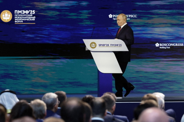 Η Ρωσία δεν πρέπει για κανένα λόγο να μπει σε ύφεση, λέει ο Πούτιν