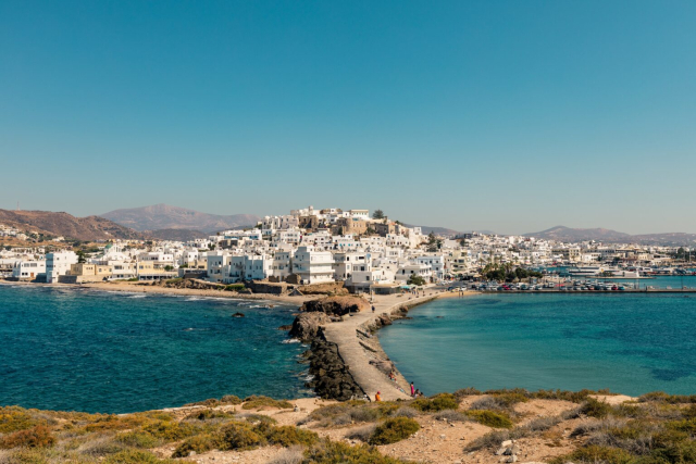 Έ&nu;&alpha; &epsilon;&lambda;&lambda;&eta;&nu;&iota;&kappa;ό &nu;&eta;&sigma;ί &sigma;&tau;&alpha; &pi;&iota;&omicron; &epsilon;&lambda;&kappa;&upsilon;&sigma;&tau;&iota;&kappa;ά &kappa;&alpha;&iota; &eta;&lambda;&iota;ό&lambda;&omicron;&upsilon;&sigma;&tau;&alpha; &mu;έ&rho;&eta; &tau;&eta;&sigmaf; &Epsilon;&upsilon;&rho;ώ&pi;&eta;&sigmaf; &gamma;&iota;&alpha; &tau;&omicron;&upsilon;&sigmaf; &Iota;&rho;&lambda;&alpha;&nu;&delta;&omicron;ύ&sigmaf;: &laquo;&Delta;&alpha;&nu;&tau;&epsilon;&lambda;&omega;&tau;έ&sigmaf; &alpha;&kappa;&tau;έ&sigmaf; &mu;&epsilon; &lambda;&epsilon;&upsilon;&kappa;ή ά&mu;&mu;&omicron; &kappa;&alpha;&iota; &kappa;&rho;&upsilon;&sigma;&tau;ά&lambda;&lambda;&iota;&nu;&alpha; &nu;&epsilon; class=