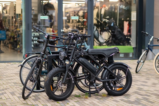 Η μεγάλη κομπίνα με τα κινεζικά e-bikes και πατίνια στην Ελλάδα - Πάνω από 250 εκατ. ευρώ η ζημιά