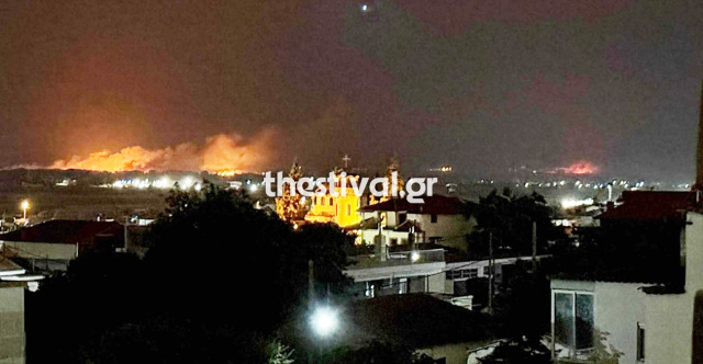 Μαίνονται τρεις φωτιές στη Θεσσαλονίκη: Σε Λουτρά Λαγκαδά, περιοχή Ευαγγελισμού και Νέους Επιβάτες τα μέτωπα - Δείτε βίντεο