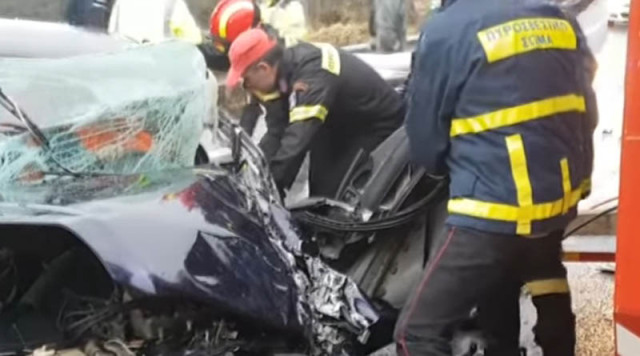 Τροχαίο με ανατροπή οχήματος στην Παιανία - Απεγκλωβίστηκε τραυματισμένη η οδηγός