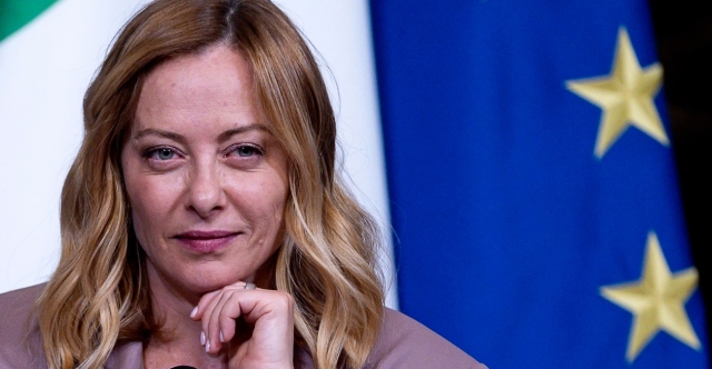 Τζόρτζια Μελόνι: Θέλει να «βαφτίσει» στρατιωτική δαπάνη τη γέφυρα 13,5 δισ. ευρώ για τη Σικελία