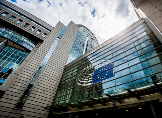 Χωρίς κλιματισμό μέσα στον καύσωνα έμεινε πτέρυγα του Ευρωκοινοβουλίου