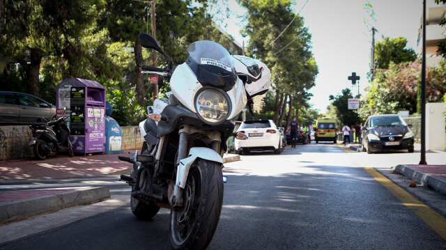Είδαμε τον δράστη ντυμένο στα μαύρα και fullface να φεύγει τρέχοντας – Τι λένε οι μάρτυρες του εγκλήματος στην Αγία Παρασκευή, δείτε βίντεο